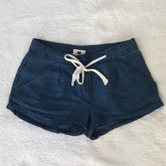 Aritzia Pants - Aritzia — Wilfred Allegra Shorts